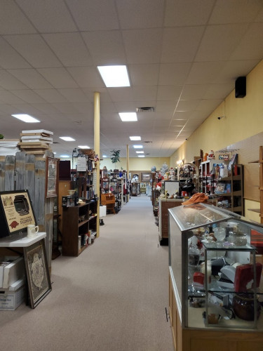Antiques & Uniques Market - Bryant, Arkansas  72022