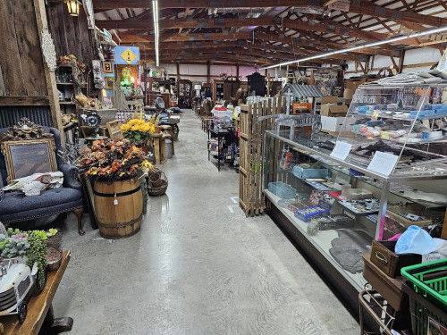 Seekers Flea Market - Clarksville, Tennessee 37042