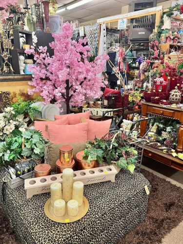 Allure Flea Market - Springfield, Missouri 65803