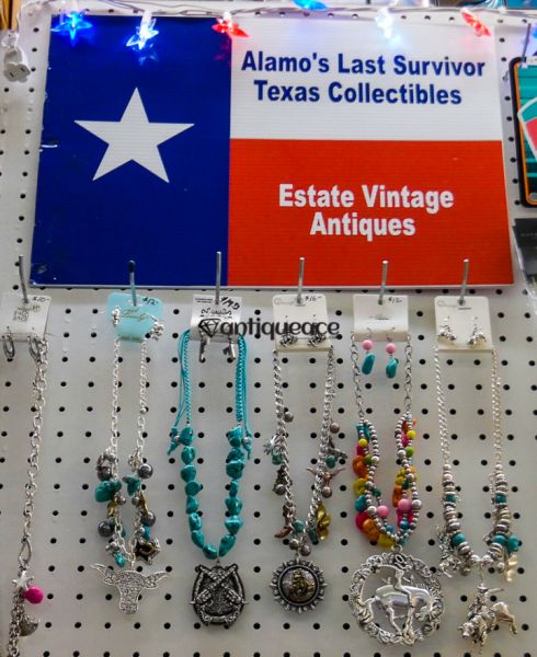 Eisenhauer Marketplace - San-Antonio, Texas 78218