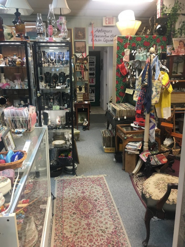 Fine Lion Antiques - Cooper City, Florida 33328