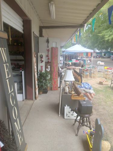 Lindale Country Flea Market - Lindale, Texas 75771