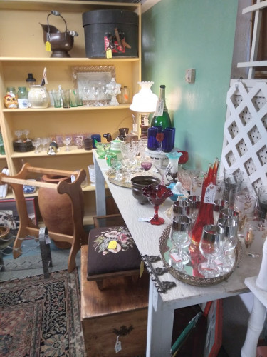 Whistlestop Antiques - Santa Rosa, California 95401