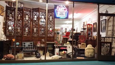 Vintage Vegas Antiques - Las-Vegas, Nevada 89104