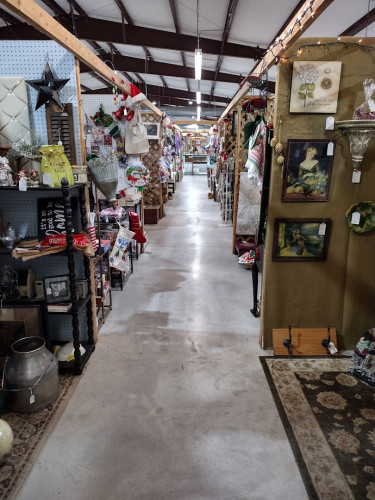 Tontitown Flea Market & Antique Mall - Springdale, Arkansas  72762