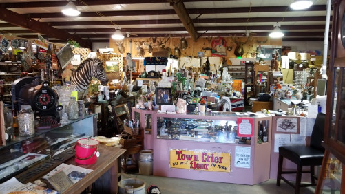 The Mall Vintage Fleamarket and Antiques - Twin Groves, Arkansas  72039