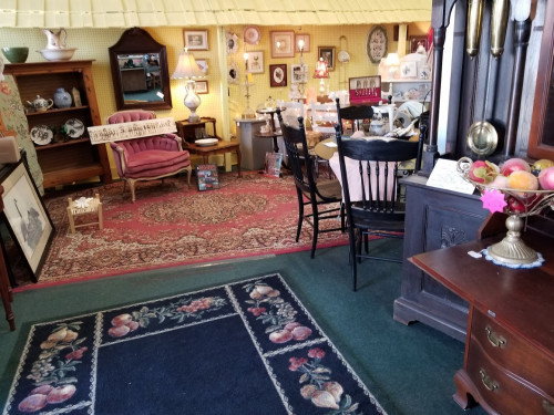 Antiques Center-High Springs - High Springs, Florida 32643