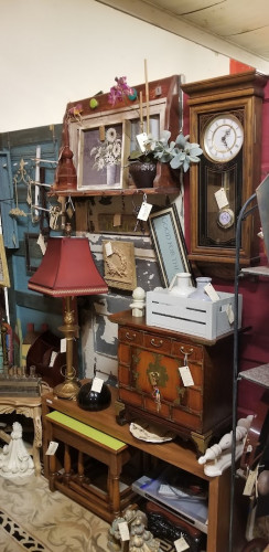The Back Porch Flea Market - Queen City, Texas 75572