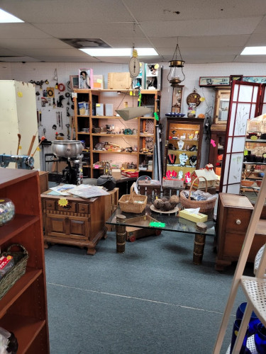 Merced Antique Mall - Merced, California 95340