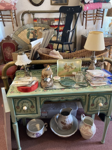 Creekside Antiques - Duncansville, Pennsylvania 16635