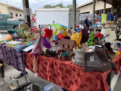 Barnyard Flea Market Lexington - Lexington, South Carolina 29073