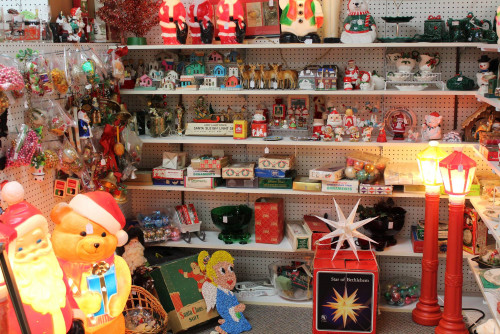 Pine Hills Antique Mall - Reinholds, Pennsylvania 17569