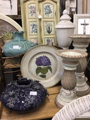 Southern Antiques and Accents - Fairhop, Alabama 36532