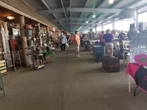 Larry's Old Time Trade Days - Winnie, Texas 77665