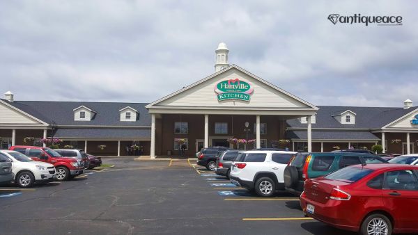 Hartville Marketplace and Flea Market - Hartville, Ohio 44632